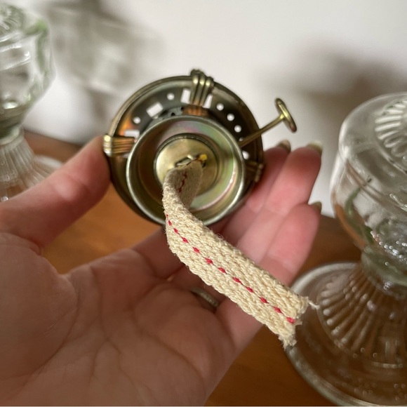 Pair of An Qing China Oil Lamps Clear Glass with Flying Birds Vintage - Picture 8 of 14